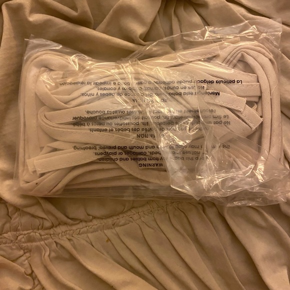 Reformation Reusable Face Masks (Never opened) - Picture 3 of 3